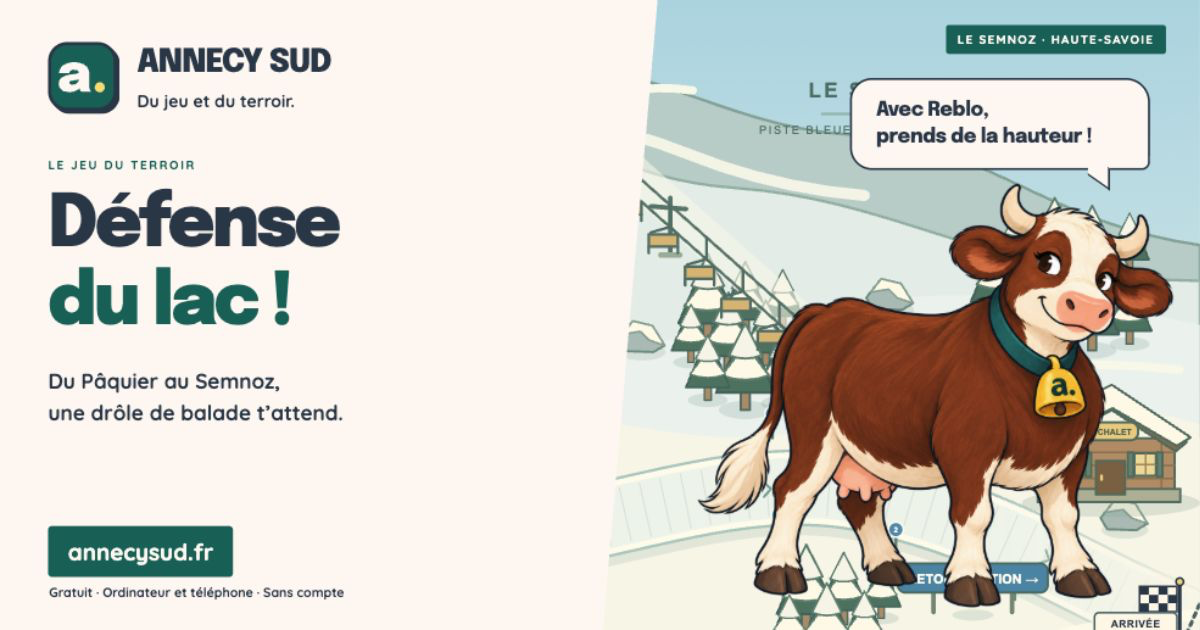 Reblo, la vache Abondance à cloche a., devant la carte du Semnoz avec le logo Annecy Sud.
